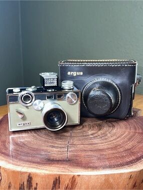 Argus C3 Match-Matic 35mm Camera - Tan Black Harry Potter Prop WORKING Meter